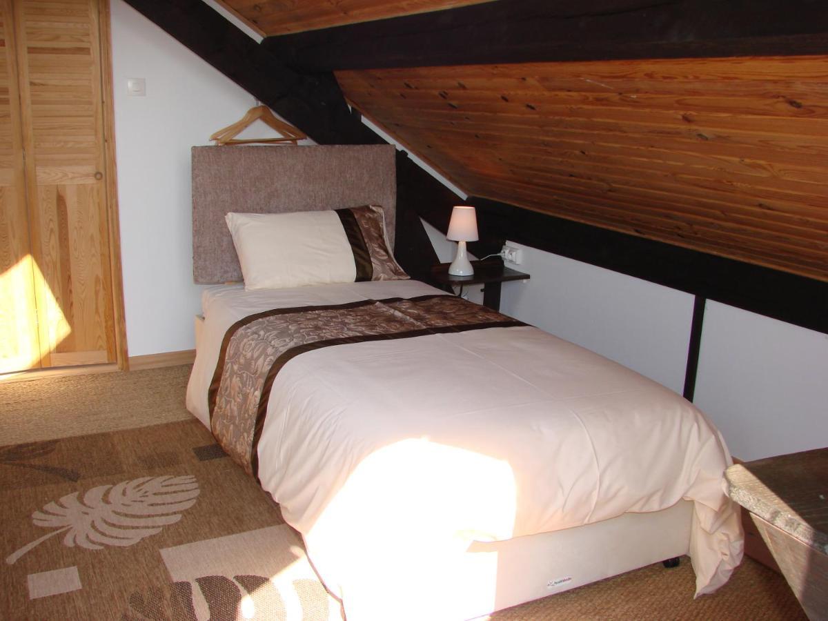 La Blanche Roche Bed and Breakfast Sourdeval Esterno foto